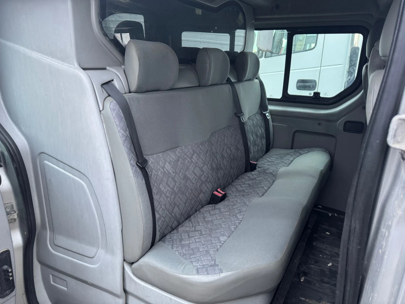 Opel Vivaro 1.9CDTI, снимка 12 - Бусове и автобуси - 53917106