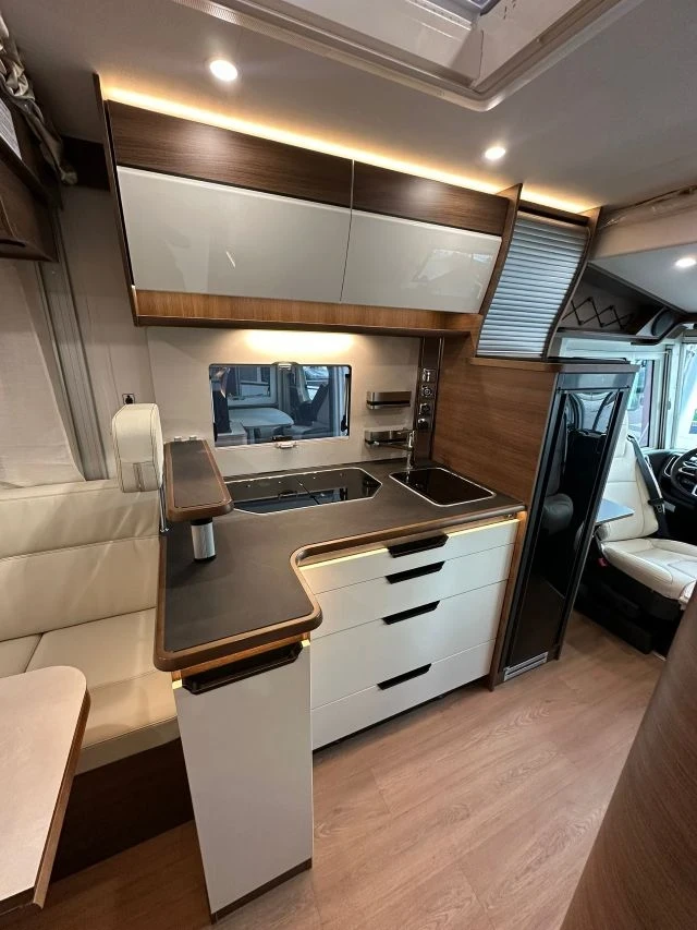 ������ Rapido 854F 2026 AT8 | Mobile.bg � ����������� 5