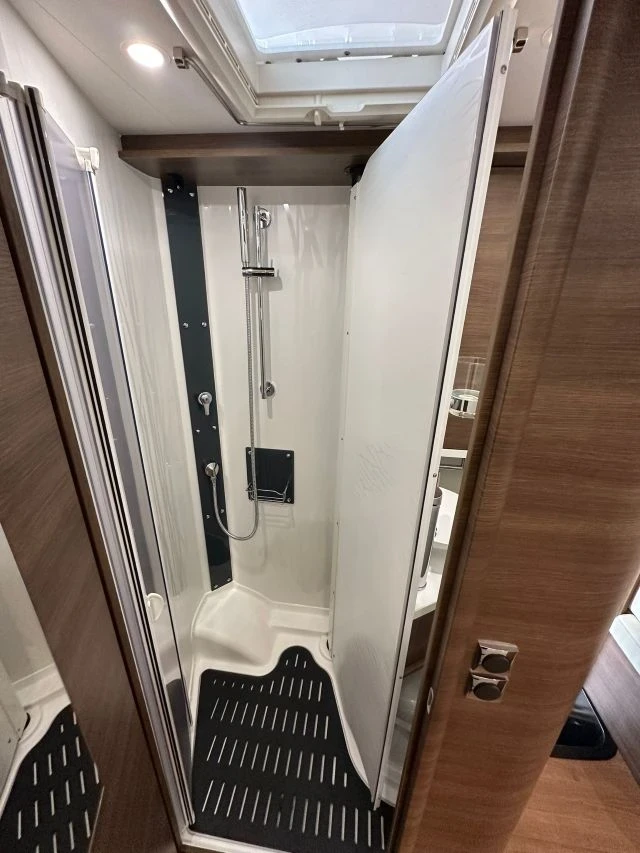 ������ Rapido 854F 2026 AT8 | Mobile.bg � ����������� 7