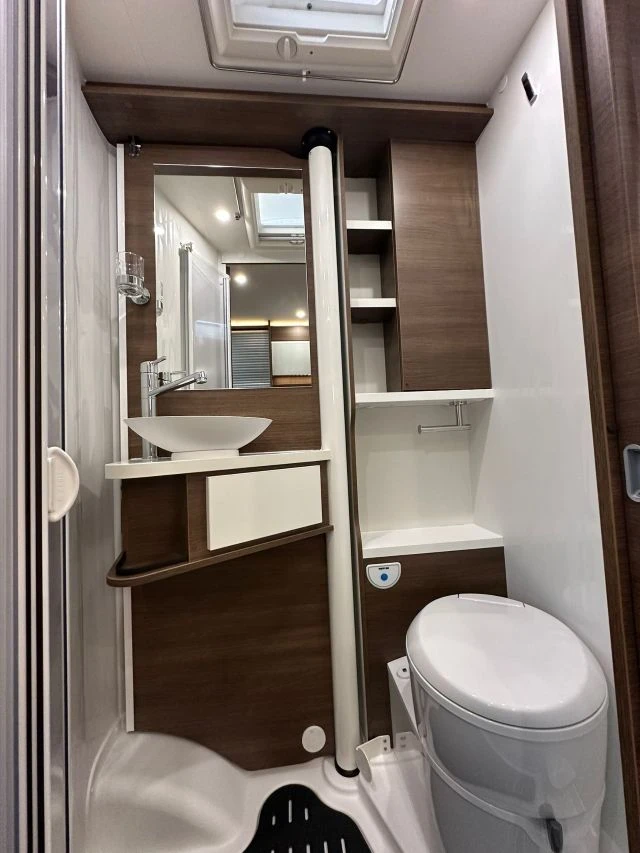 ������ Rapido 854F 2026 AT8 | Mobile.bg � ����������� 6