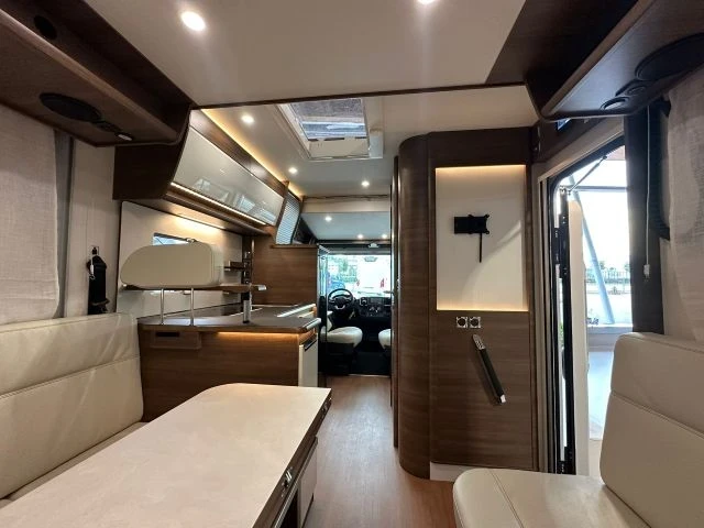 ������ Rapido 854F 2026 AT8 | Mobile.bg � ����������� 12