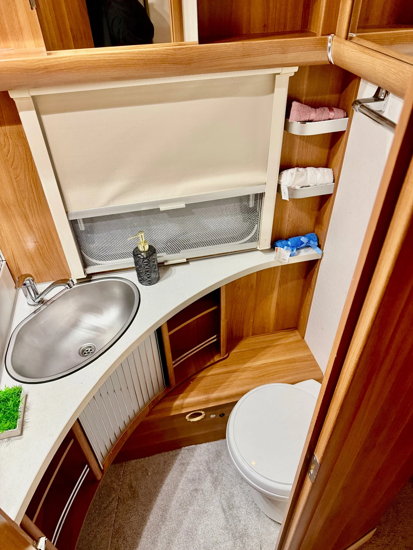 Каравана Fendt Opal 590, снимка 12 - Каравани и кемпери - 53826365