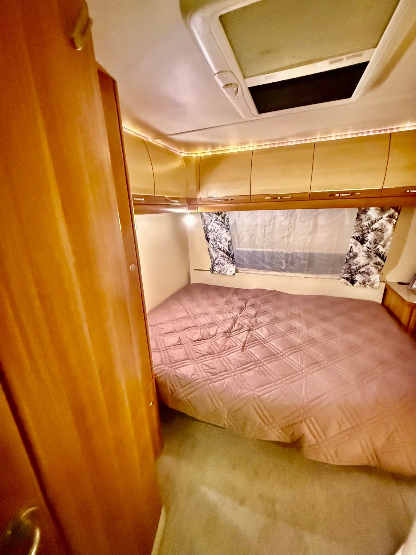 Каравана Fendt Opal 590, снимка 15 - Каравани и кемпери - 53826365