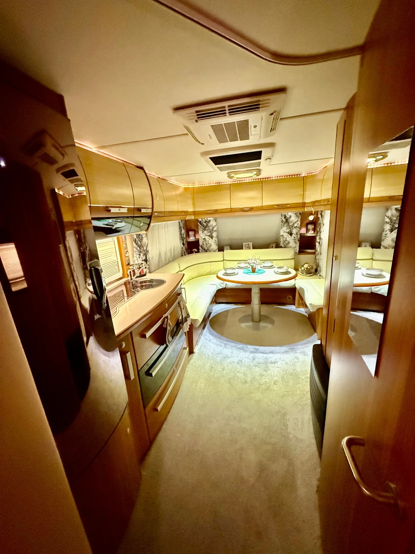 Каравана Fendt Opal 590, снимка 4 - Каравани и кемпери - 53826365