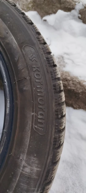 Гуми Зимни 205/55R16, снимка 2 - Гуми и джанти - 53666037