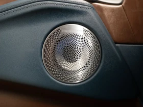 BMW XM, снимка 16