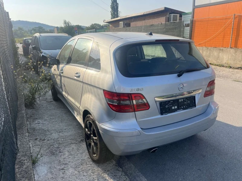 Mercedes-Benz B 180 2.0 CDI, снимка 6 - Автомобили и джипове - 46764586