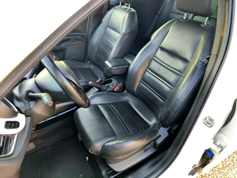 Alfa Romeo Giulietta 1.6 JTDM, снимка 9 - Автомобили и джипове - 51068421