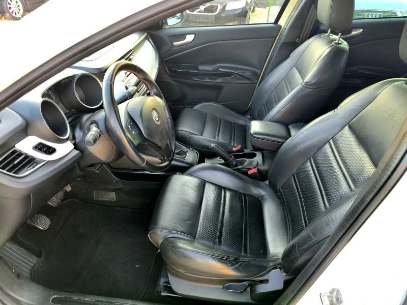 Alfa Romeo Giulietta 1.6 JTDM, снимка 8 - Автомобили и джипове - 51068421