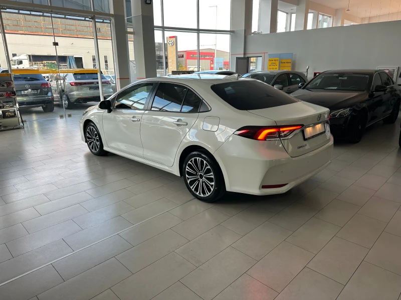 Toyota Corolla 1.6VVT-I, снимка 3 - Автомобили и джипове - 52409767