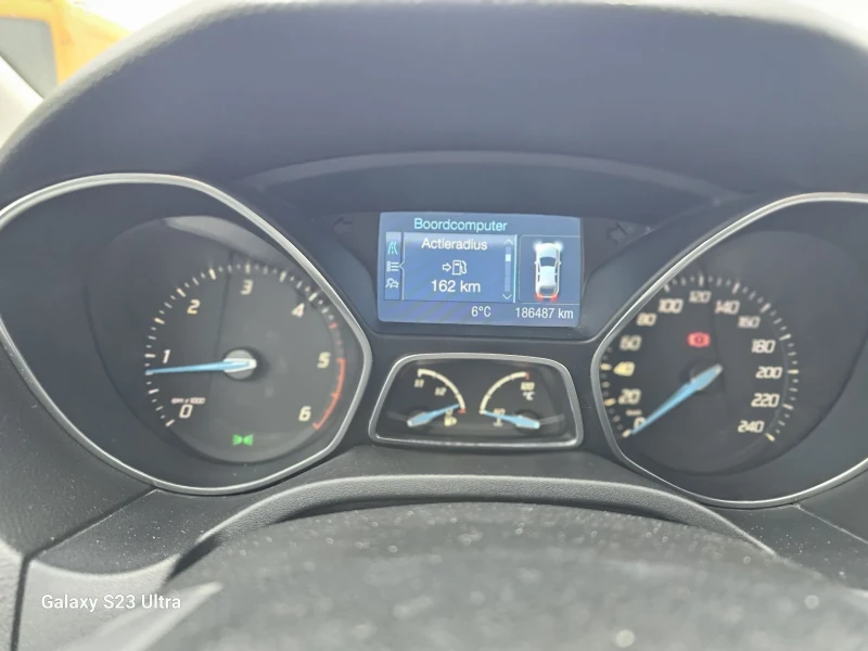 Ford Focus 1.6tdci/2011g, снимка 11 - Автомобили и джипове - 52697483