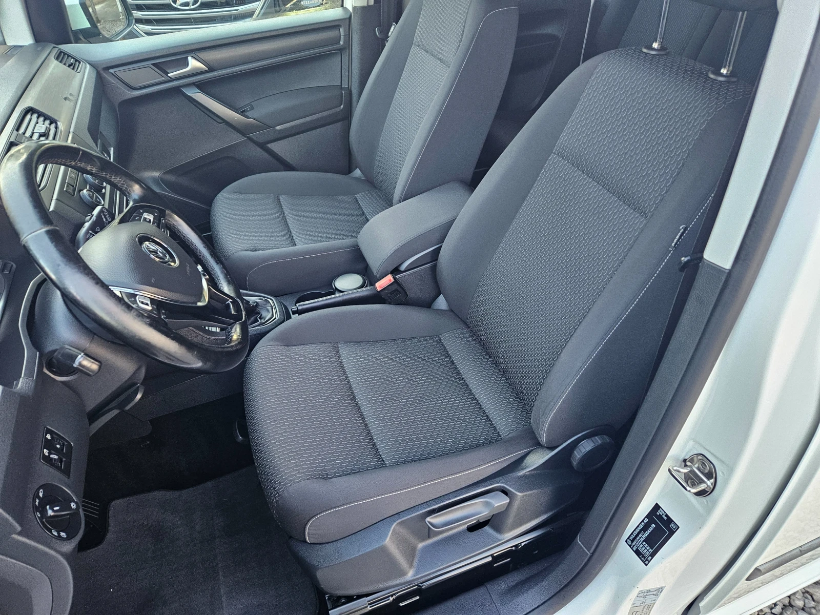 VW Caddy 2.0  TDI   | Mobile.bg — изображение 13