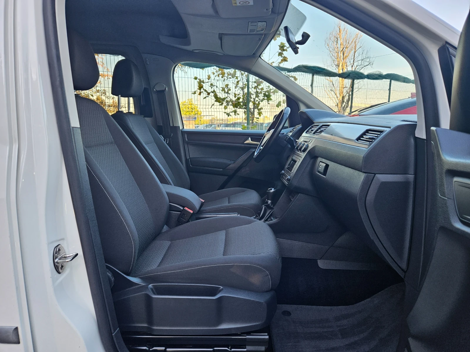 VW Caddy 2.0  TDI   | Mobile.bg — изображение 15