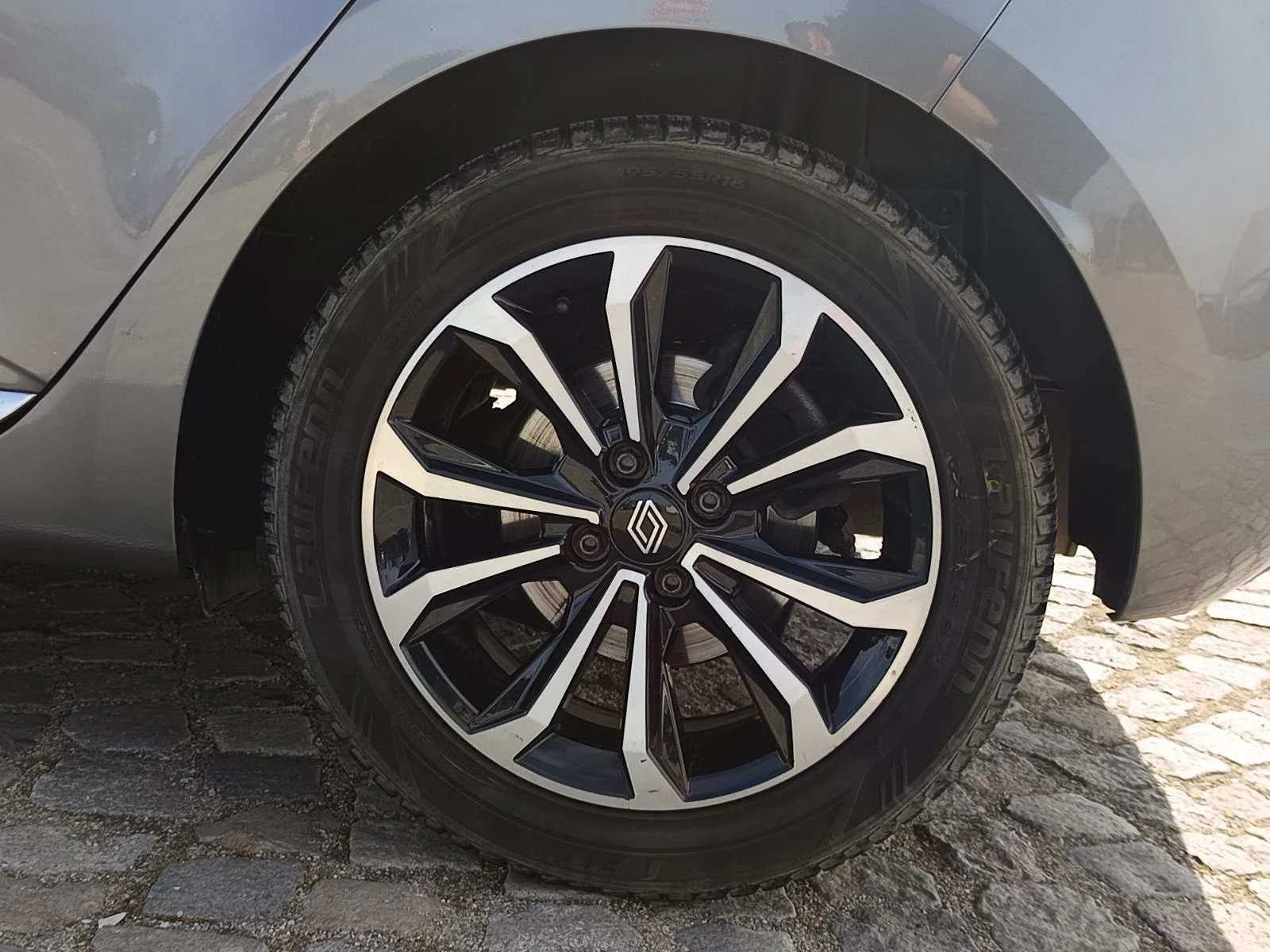 Renault Clio techno TCe 100 LPG, снимка 17 - Автомобили и джипове - 48425310