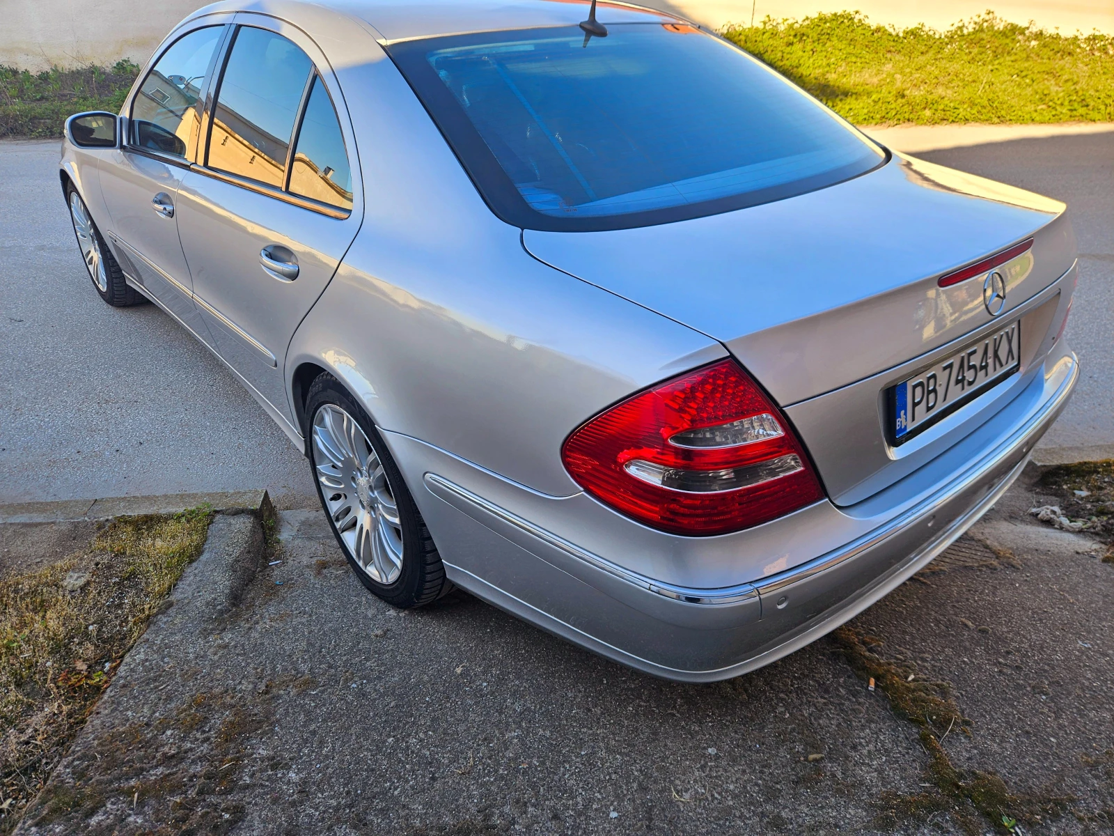Mercedes-Benz E 320 3.2 CDTI - изображение 2