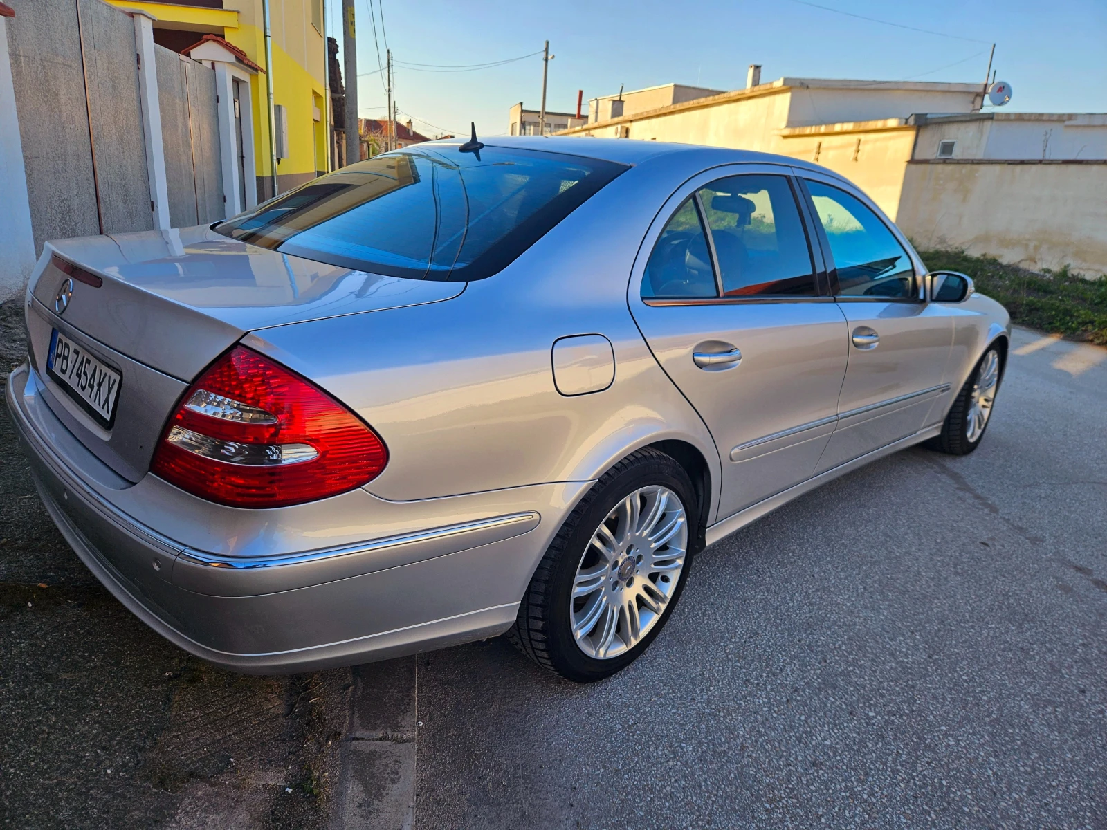 Mercedes-Benz E 320 3.2 CDTI - изображение 4