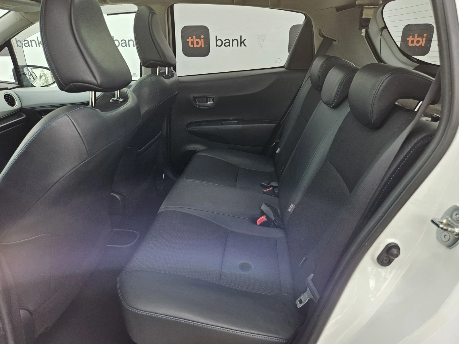 Toyota Yaris 1.5Hybrid-75кс= АВТОМАТ= 111.000км= ПАНОРАМА= LED - изображение 9