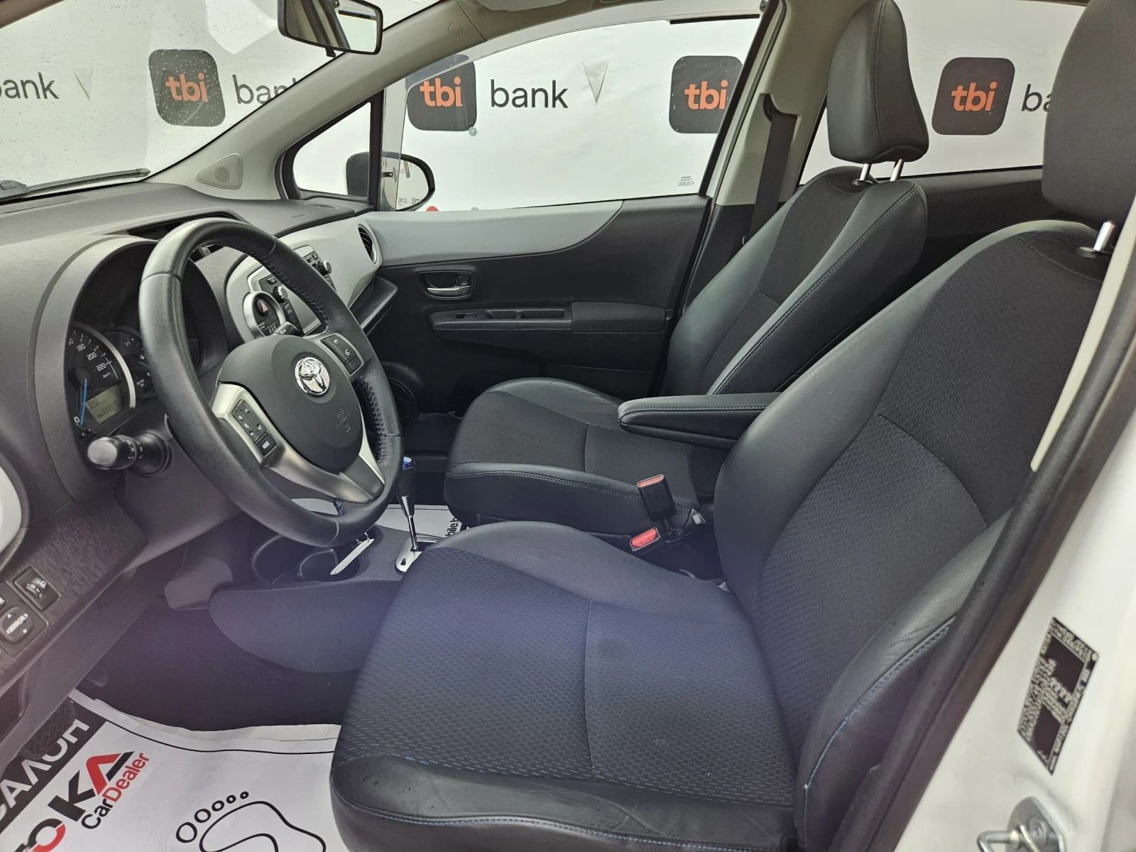 Toyota Yaris 1.5Hybrid-75кс= АВТОМАТ= 111.000км= ПАНОРАМА= LED - изображение 7