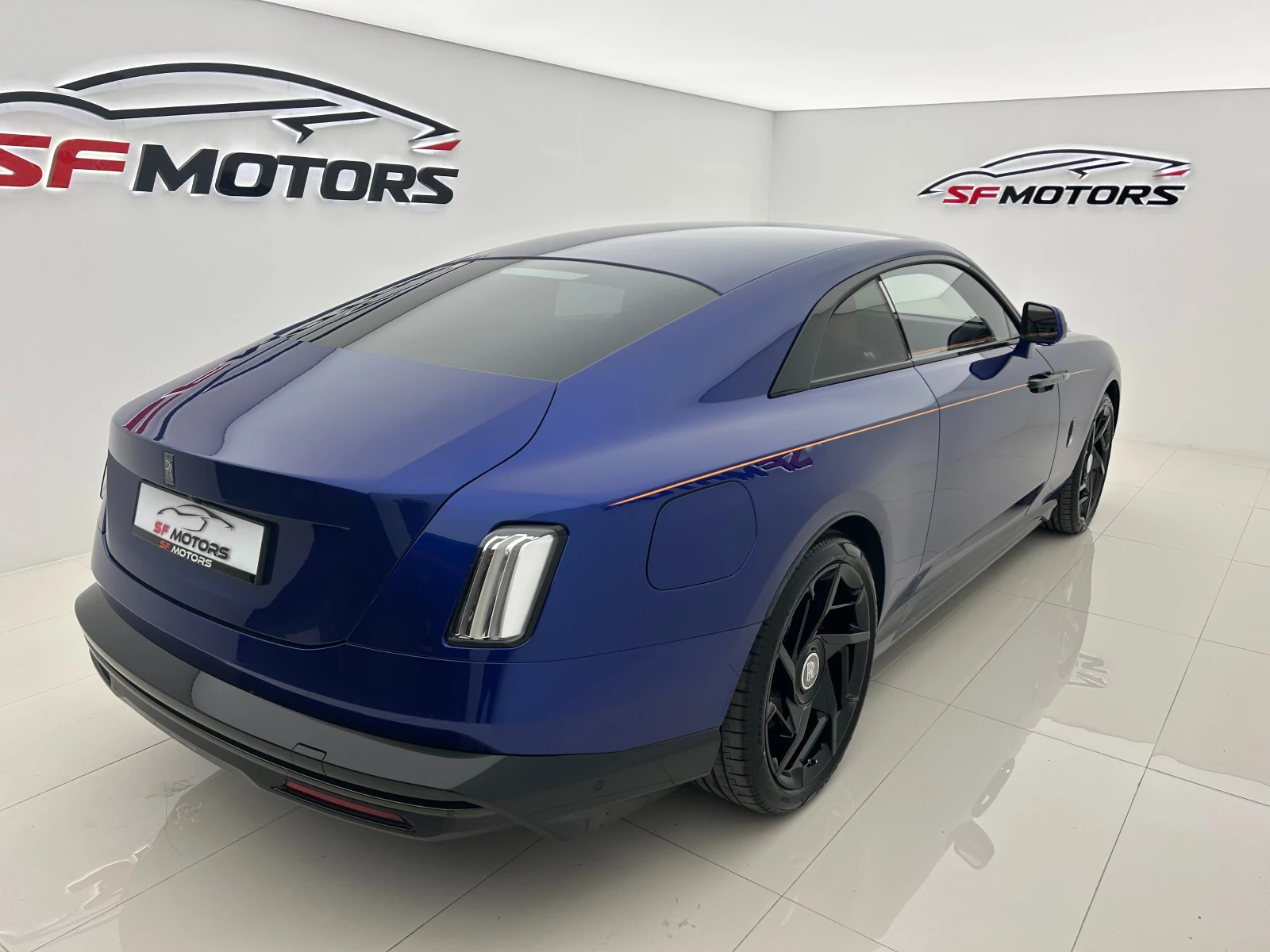 Rolls-Royce Spectre Black Badge  - изображение 6