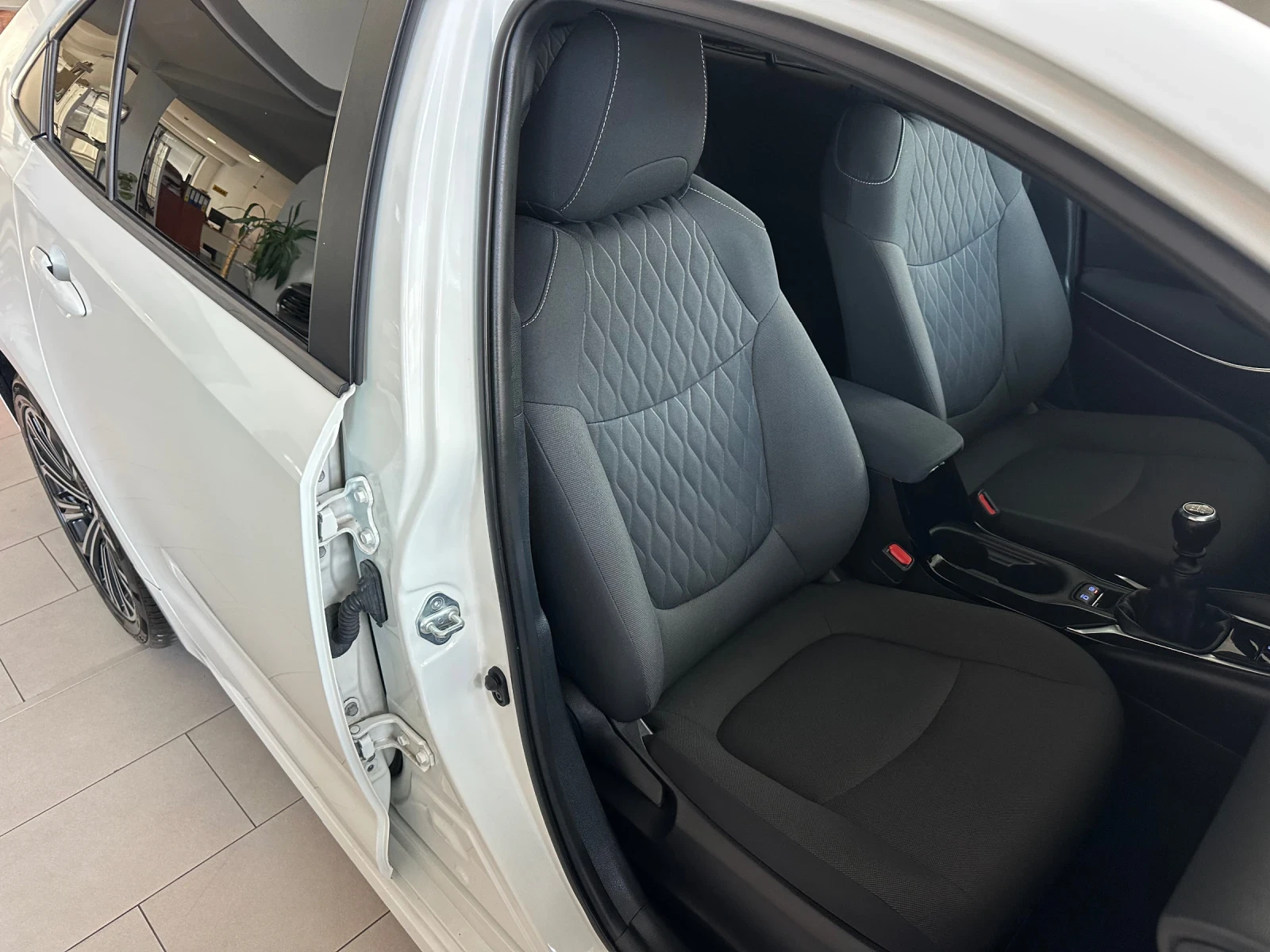 Toyota Corolla 1.6VVT-I - изображение 7