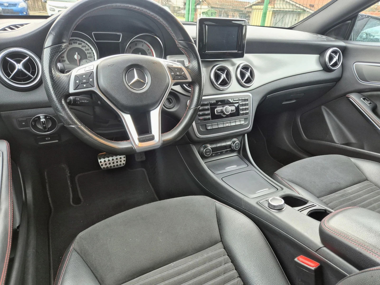 Mercedes-Benz CLA 250 2.0T AMG-LINE 4 MATIC  - изображение 9