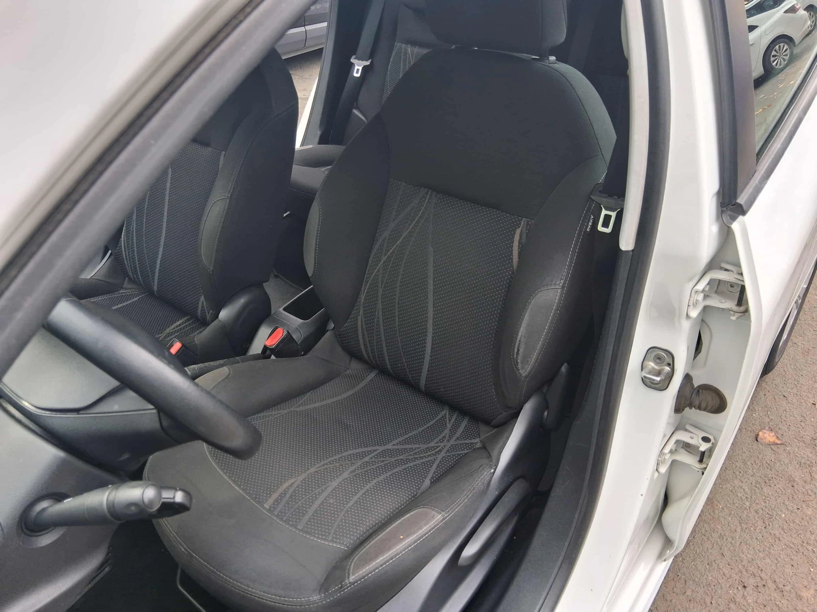 Peugeot 208 1.0 VTI - изображение 7