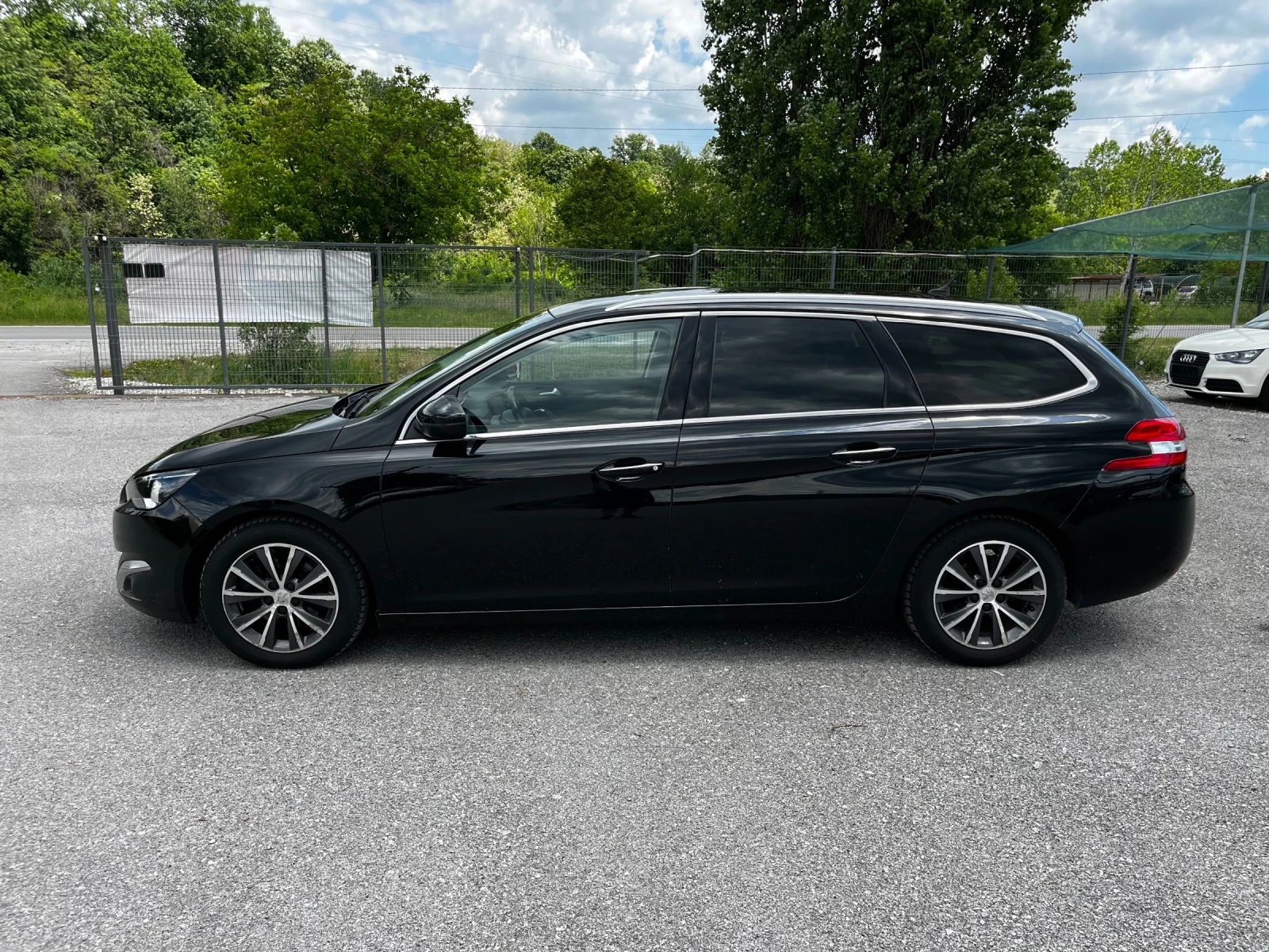 Peugeot 308 SW 2.0HDi * Automatic* Navi* , снимка 2 - Автомобили и джипове - 54620934