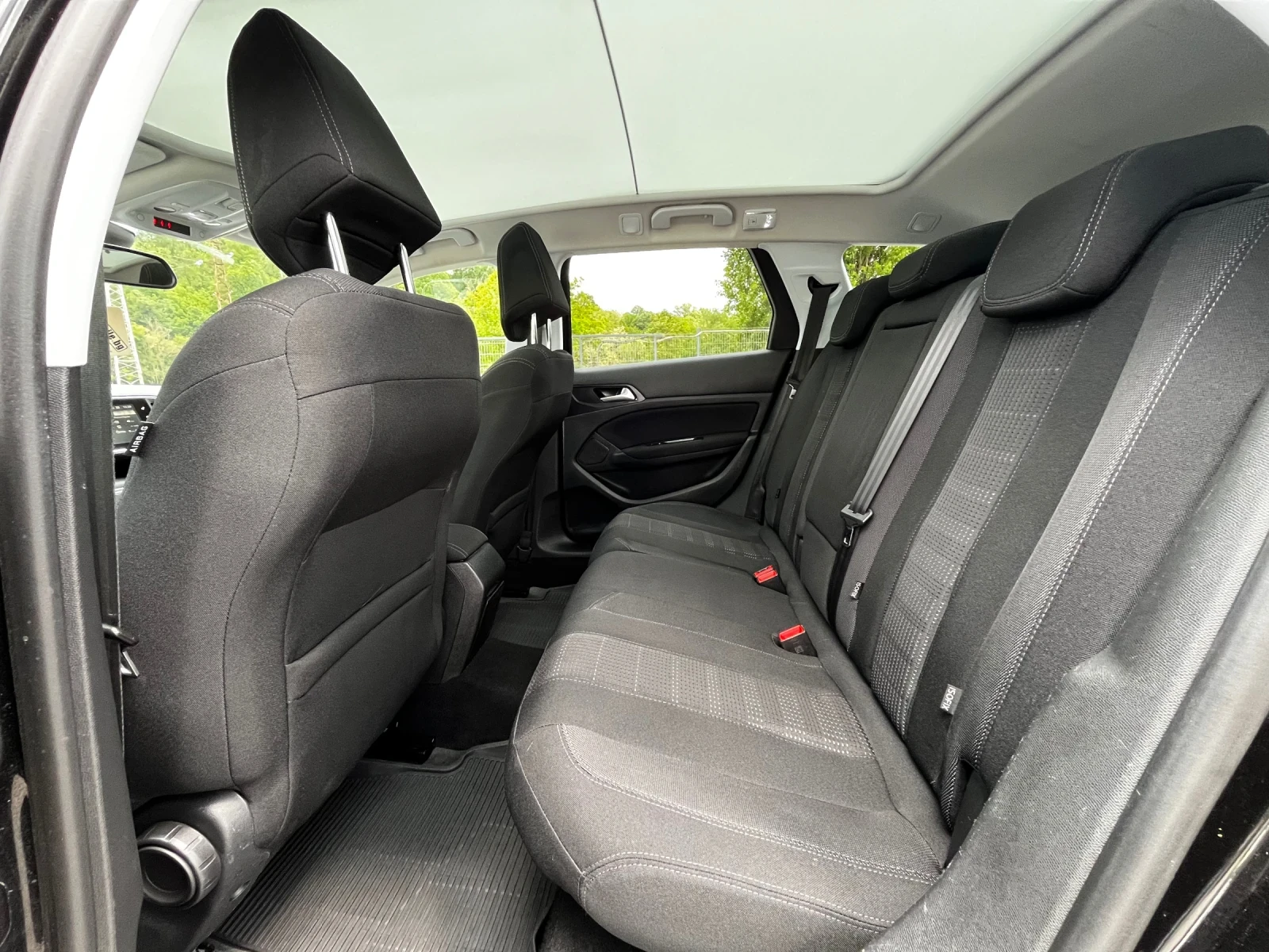 Peugeot 308 SW 2.0HDi * Automatic* Navi* , снимка 11 - Автомобили и джипове - 54620934