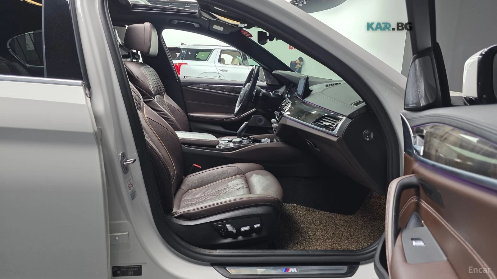 BMW 540 XDRIVE / M PKG / DISTRONIC / BOWERS / ОБДУХ / 360, снимка 15 - Автомобили и джипове - 54766215
