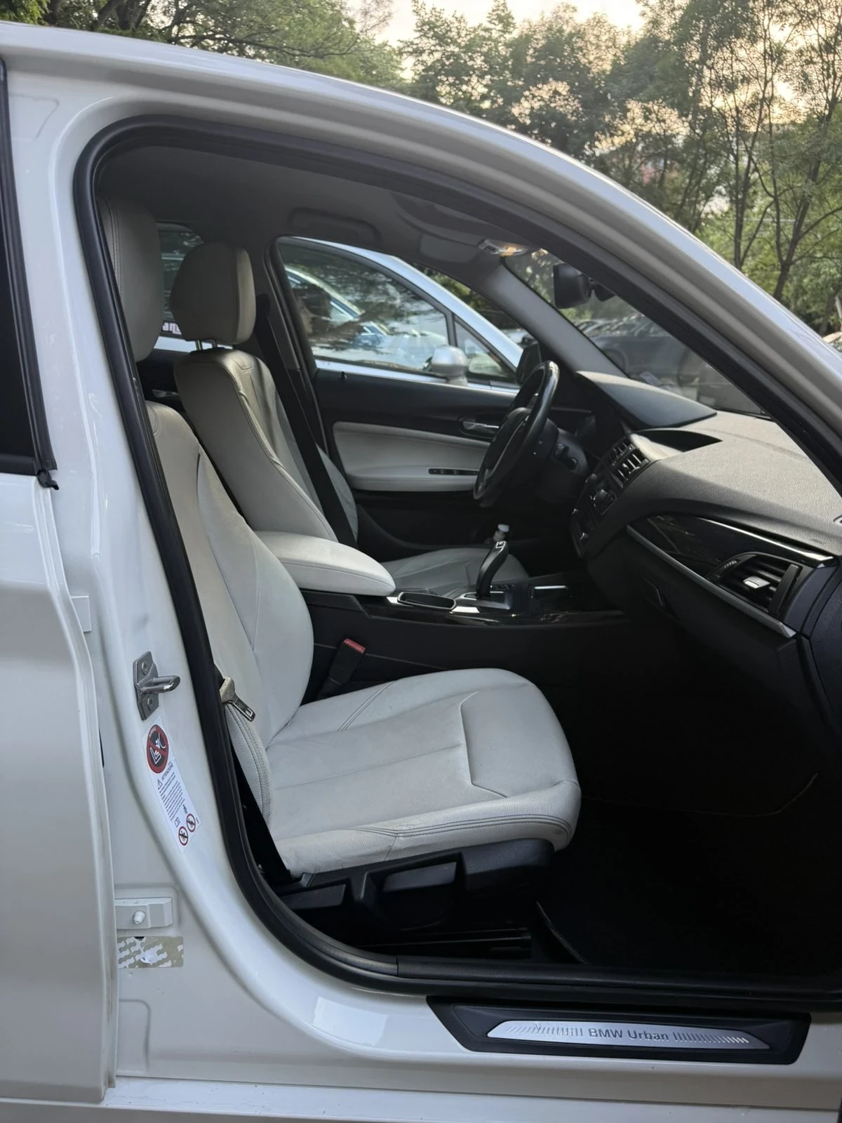 BMW 116 D /Facelift Sport/Comfort/ECO PRO Климатроник, снимка 8 - Автомобили и джипове - 54859739