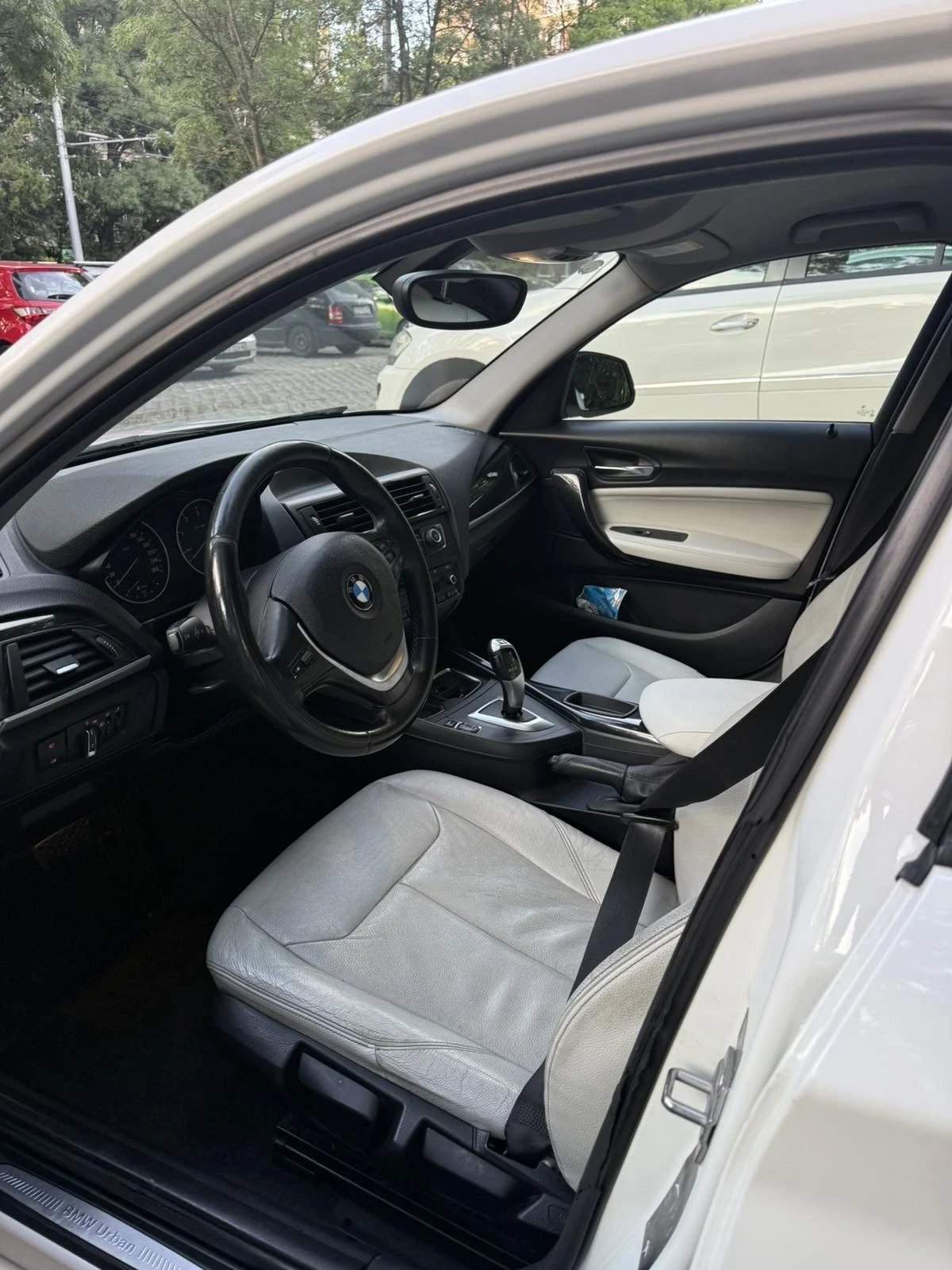 BMW 116 D /Facelift Sport/Comfort/ECO PRO Климатроник, снимка 11 - Автомобили и джипове - 54859739