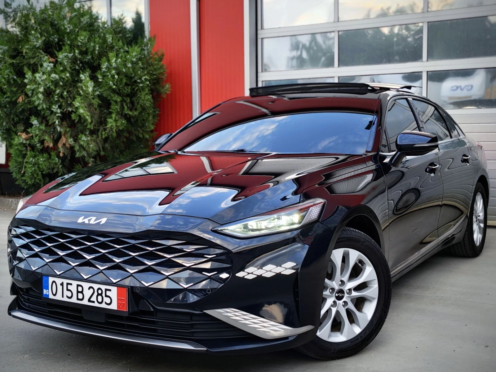 Kia K8 3.5LPG/TRENDY/ПАНОРАМА/DISTRONIC/МАСАЖИ/8 СКОРОСТИ, снимка 2 - Автомобили и джипове - 55237746