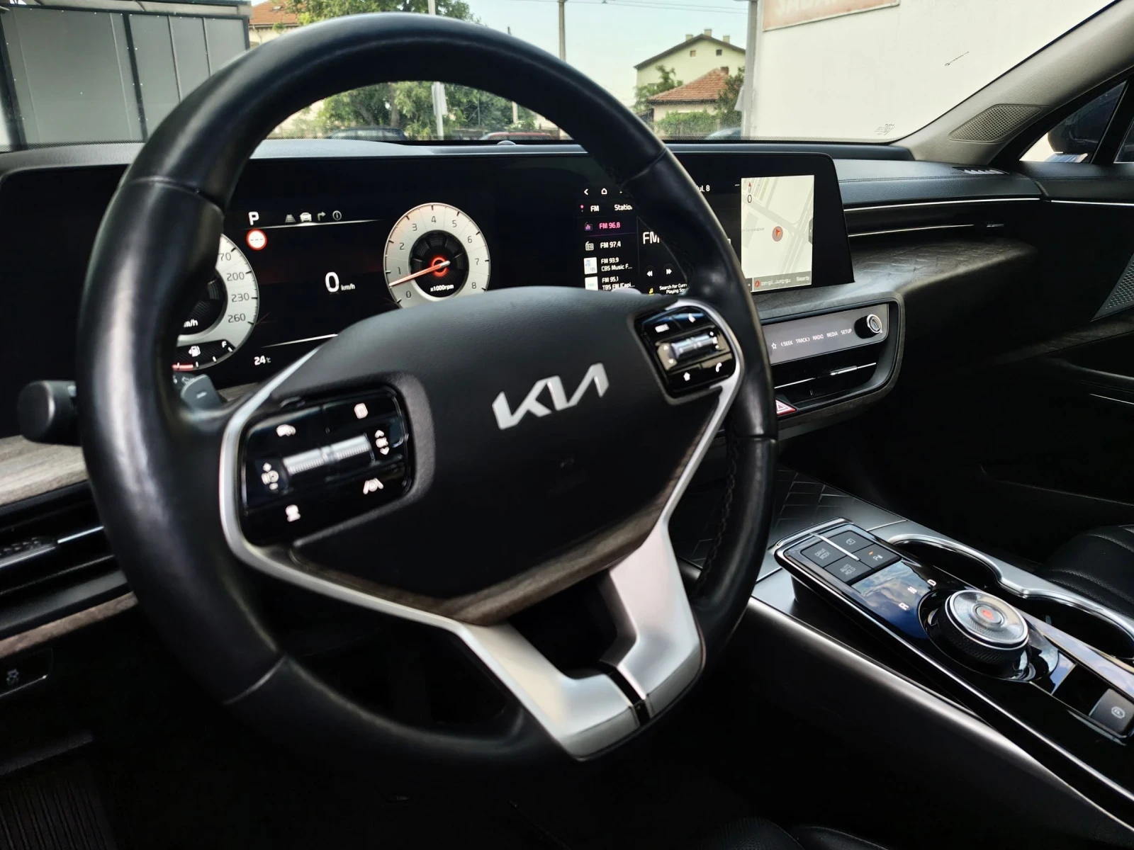 Kia K8 3.5LPG/TRENDY/ПАНОРАМА/DISTRONIC/МАСАЖИ/8 СКОРОСТИ, снимка 8 - Автомобили и джипове - 55237746