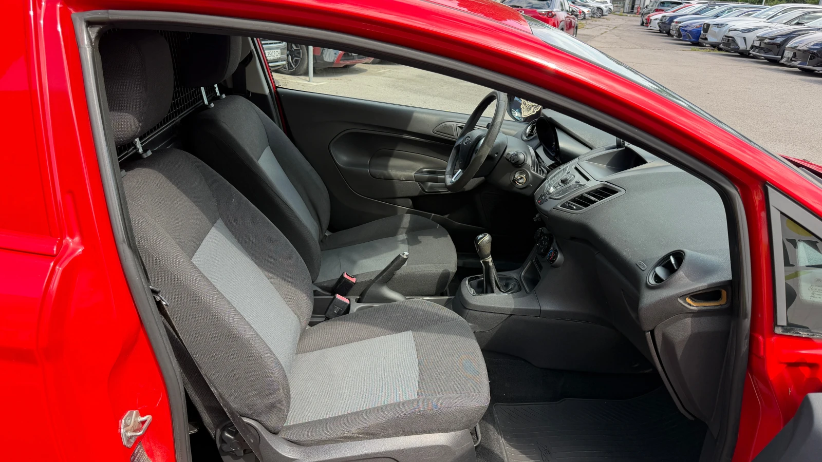 Ford Fiesta VAN 1.5 TDCI от БТ с ДДС, снимка 11 - Автомобили и джипове - 55259404