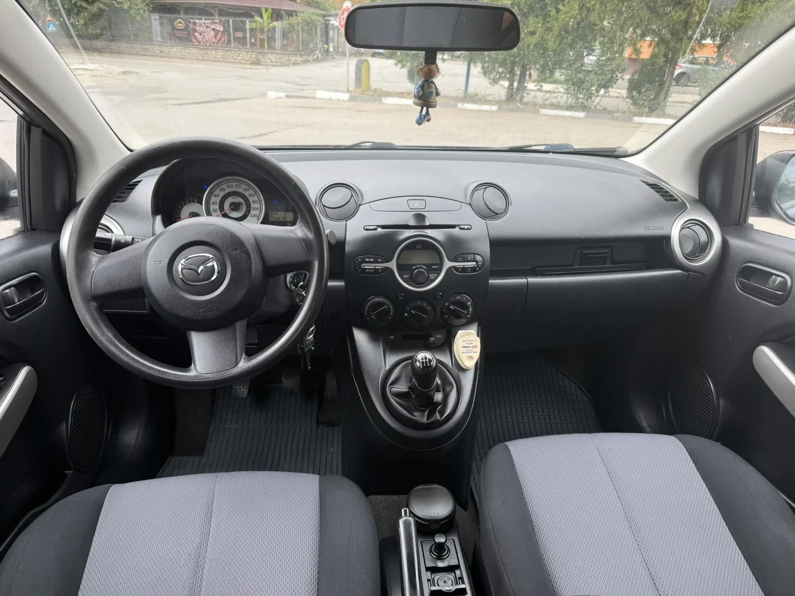 Mazda 2 1.3i | Mobile.bg � ����������� 9