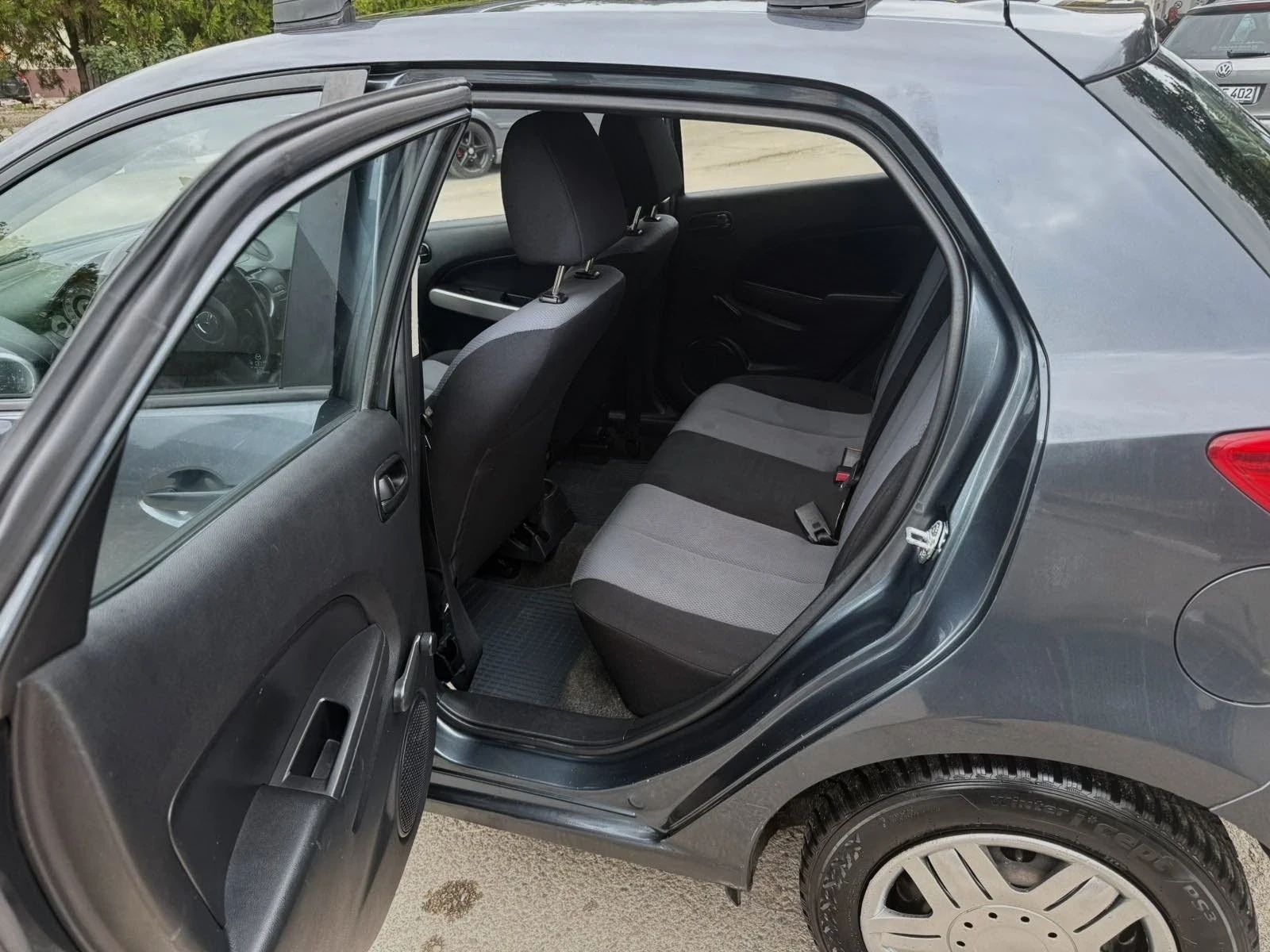 Mazda 2 1.3i | Mobile.bg � ����������� 14