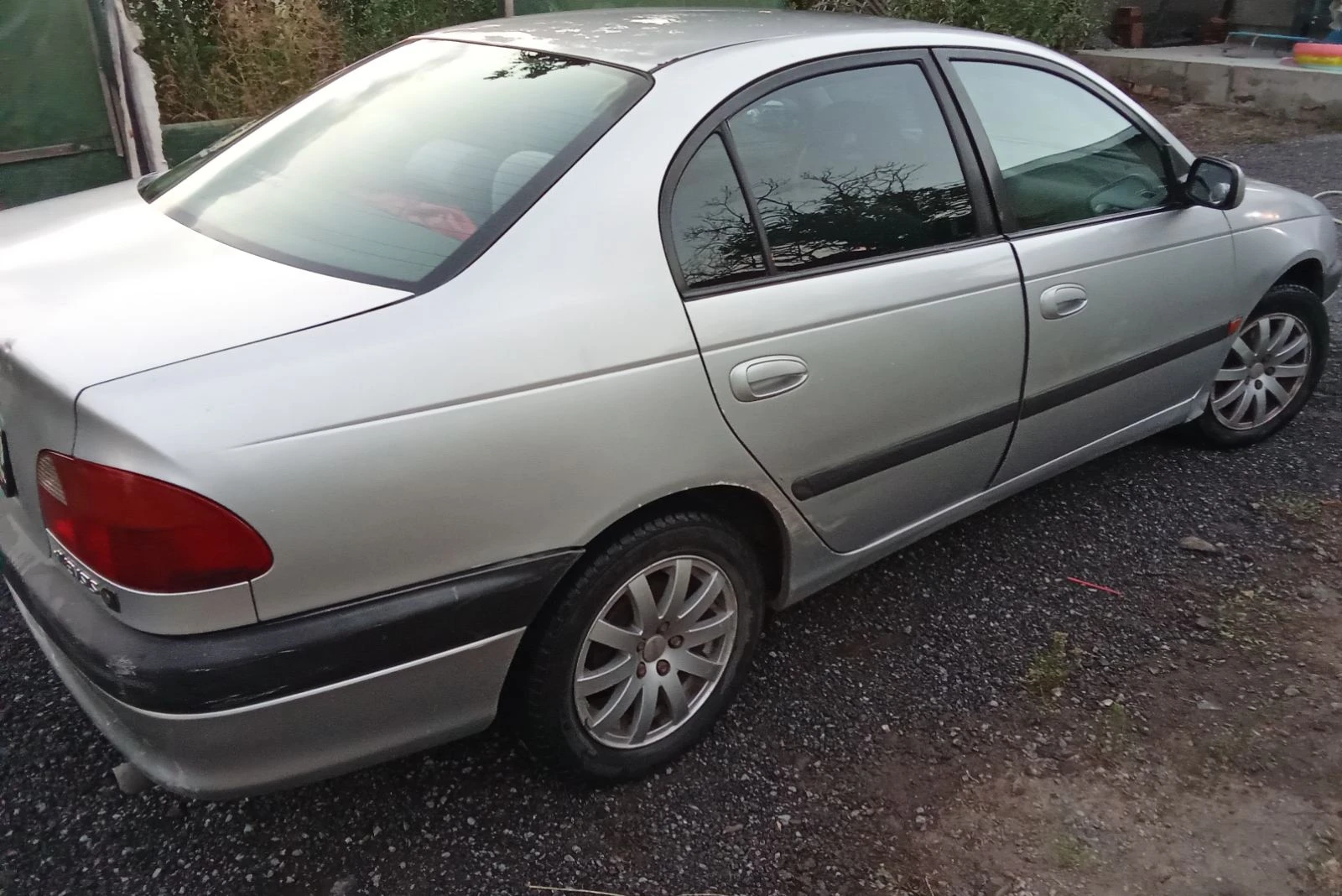 Toyota Avensis 1.6, снимка 5 - Автомобили и джипове - 55993114