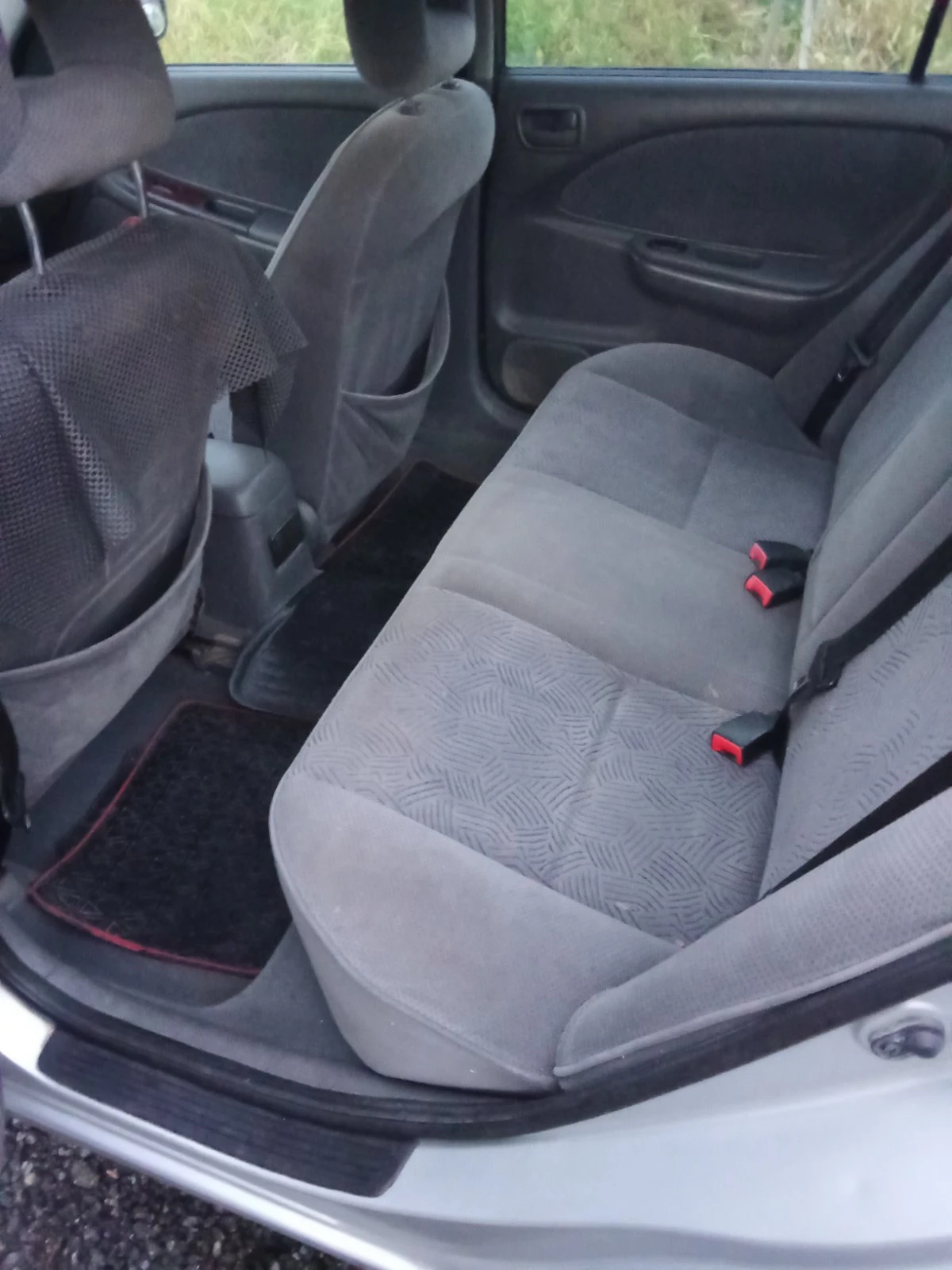 Toyota Avensis 1.6, снимка 8 - Автомобили и джипове - 55993114