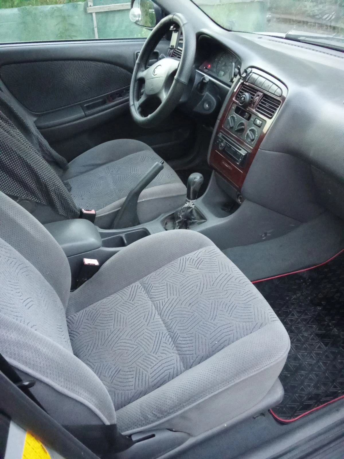 Toyota Avensis 1.6, снимка 10 - Автомобили и джипове - 55993114