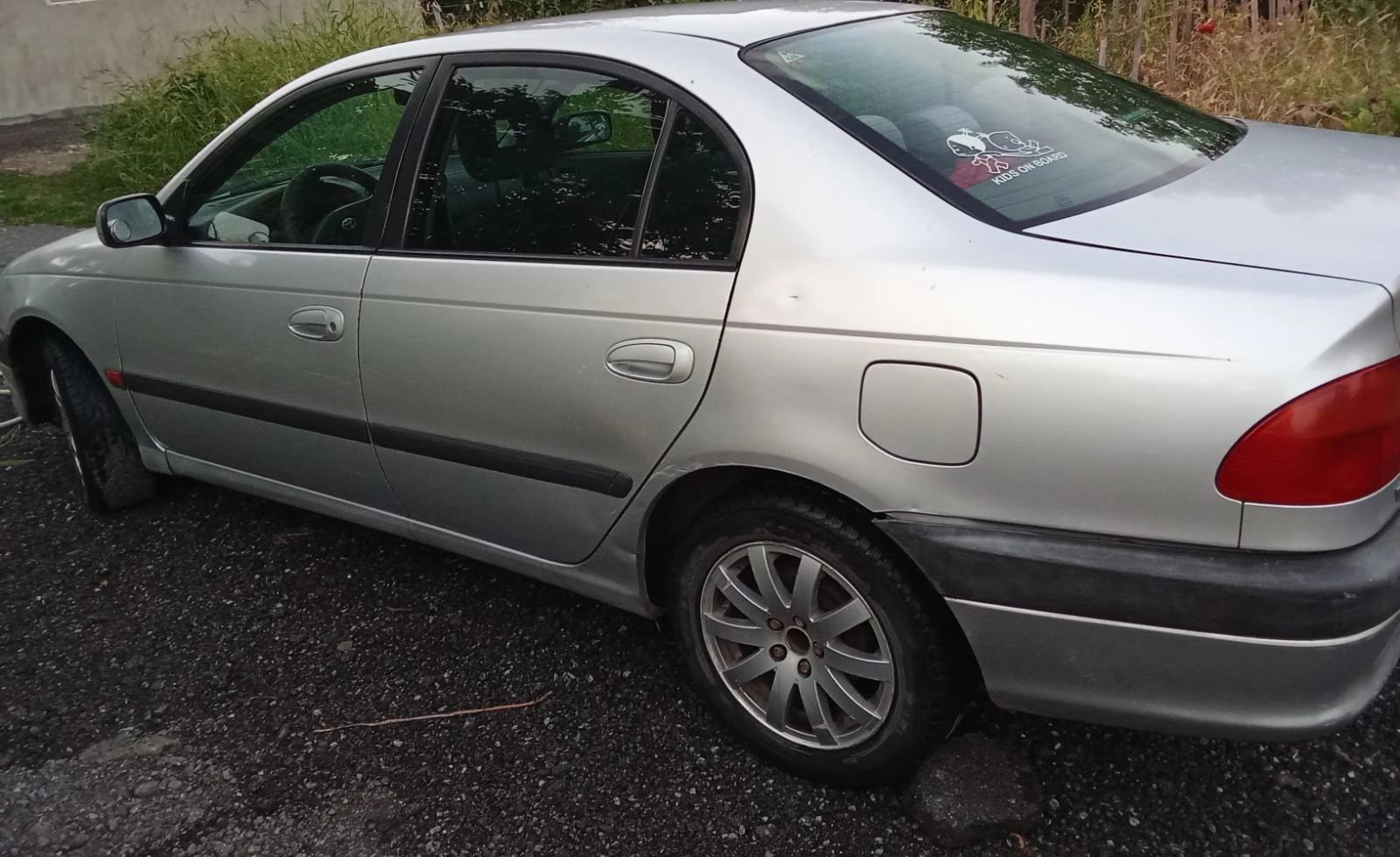 Toyota Avensis 1.6, снимка 2 - Автомобили и джипове - 55993114