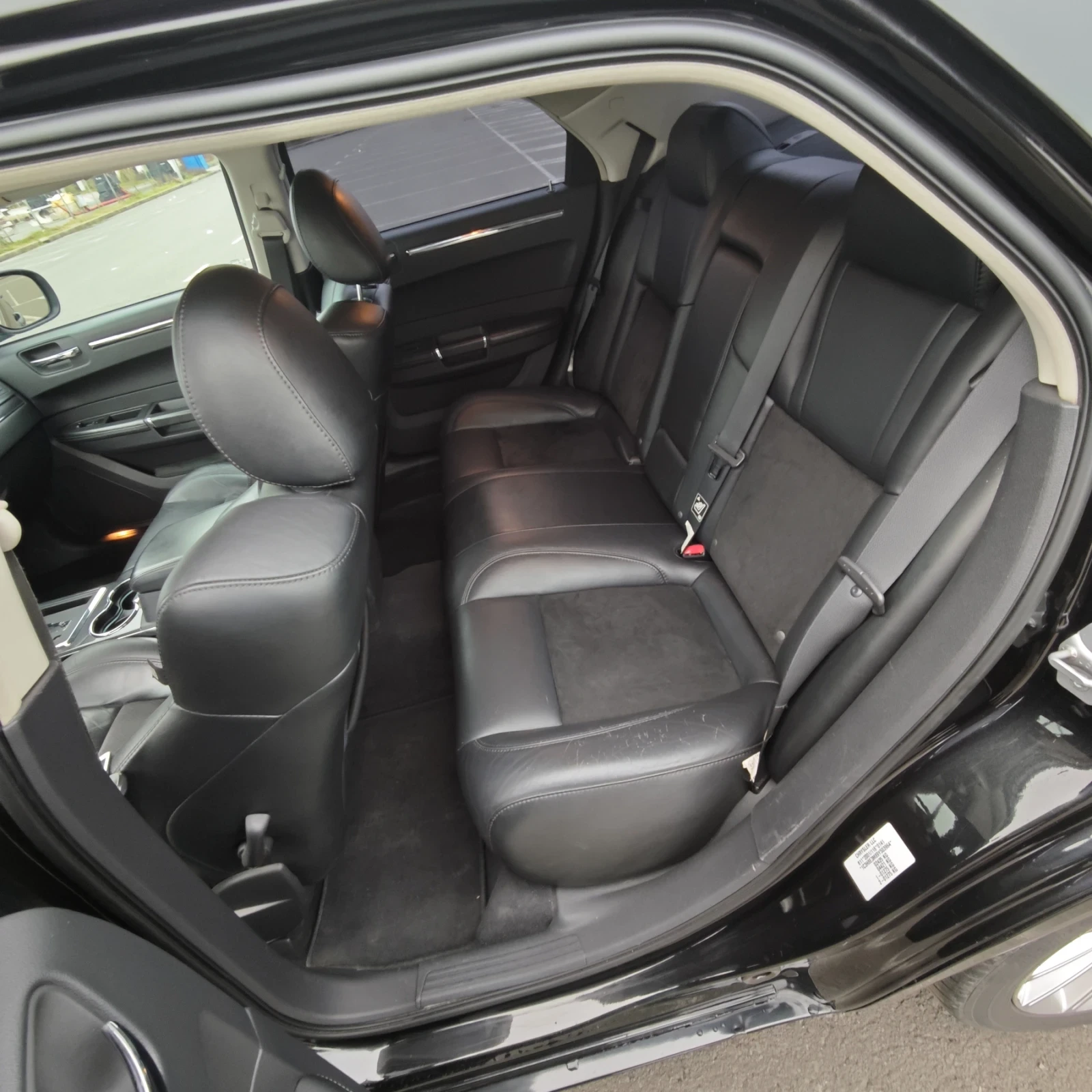 Chrysler 300c SRT Design, снимка 10 - Автомобили и джипове - 56267565