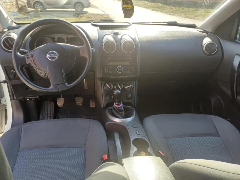 Nissan Qashqai, снимка 8 - Автомобили и джипове - 48535559