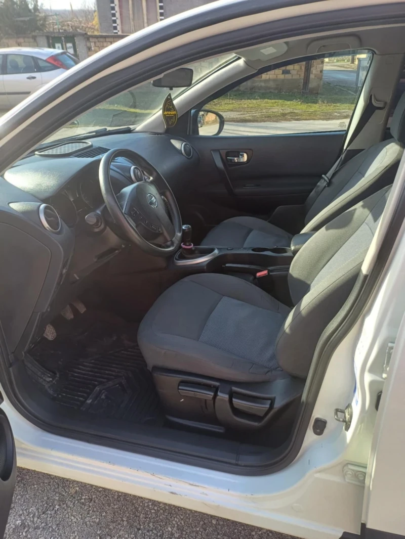 Nissan Qashqai, снимка 7 - Автомобили и джипове - 48535559