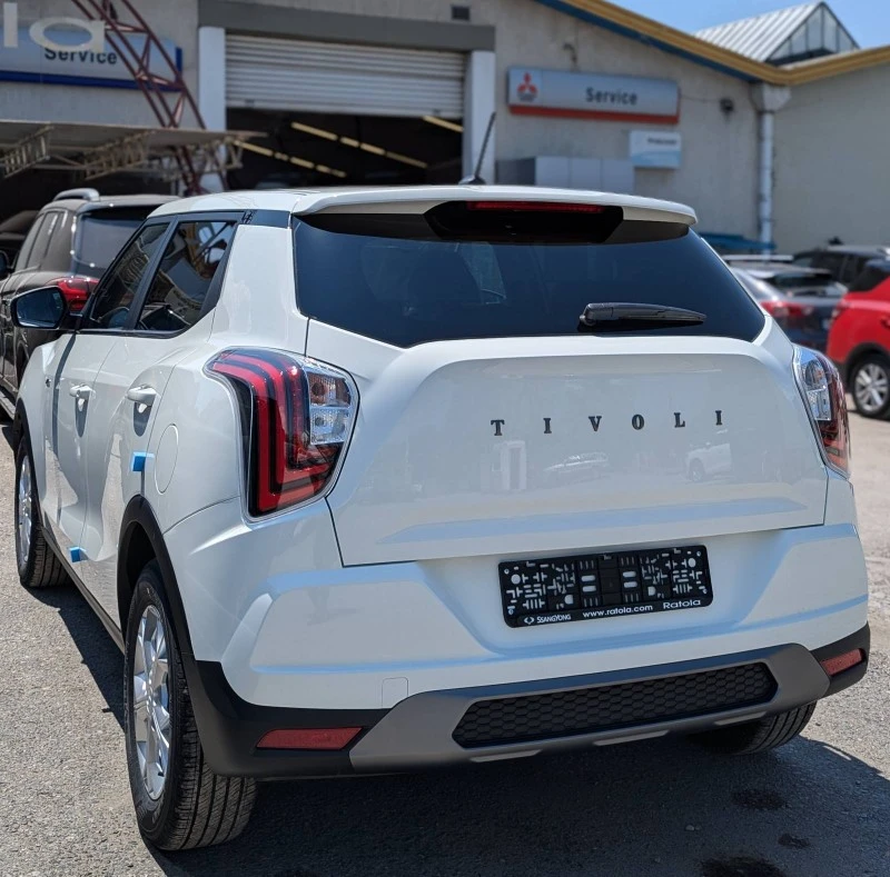 SsangYong Tivoli 1.5 GDI-Turbo 4x4 Н, снимка 8 - Автомобили и джипове - 52868993