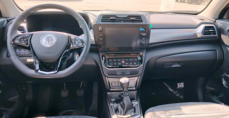 SsangYong Tivoli 1.5 GDI-Turbo 4x4 Н, снимка 3 - Автомобили и джипове - 52868993