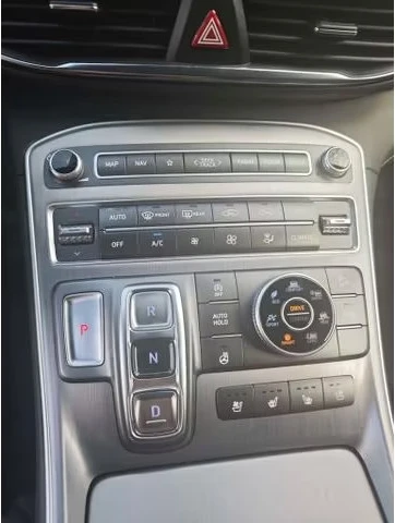 Hyundai Santa fe SIGNATURE/201HP/4WD/PANO/HUD/360/MEMO/DIGI/727g, снимка 11 - Автомобили и джипове - 53270899