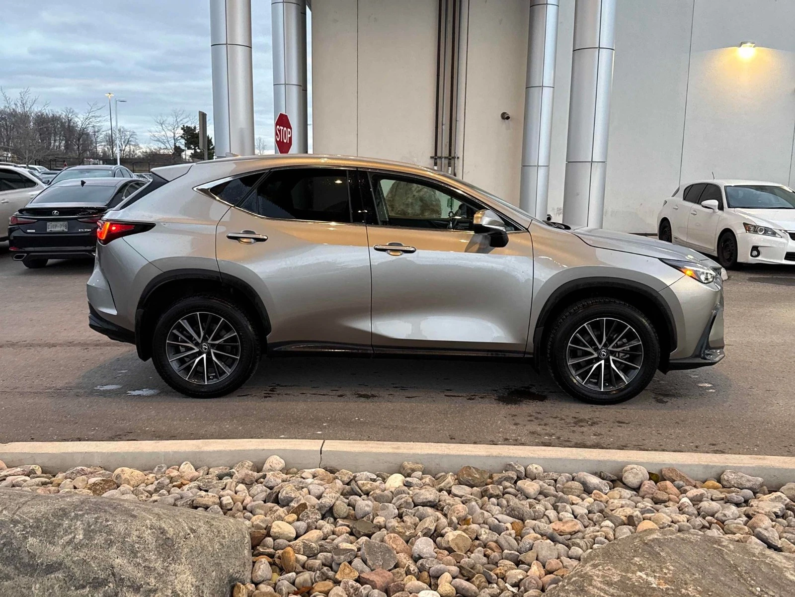 Lexus NX 350h CARFAX АВТО КРЕДИТ  - изображение 3