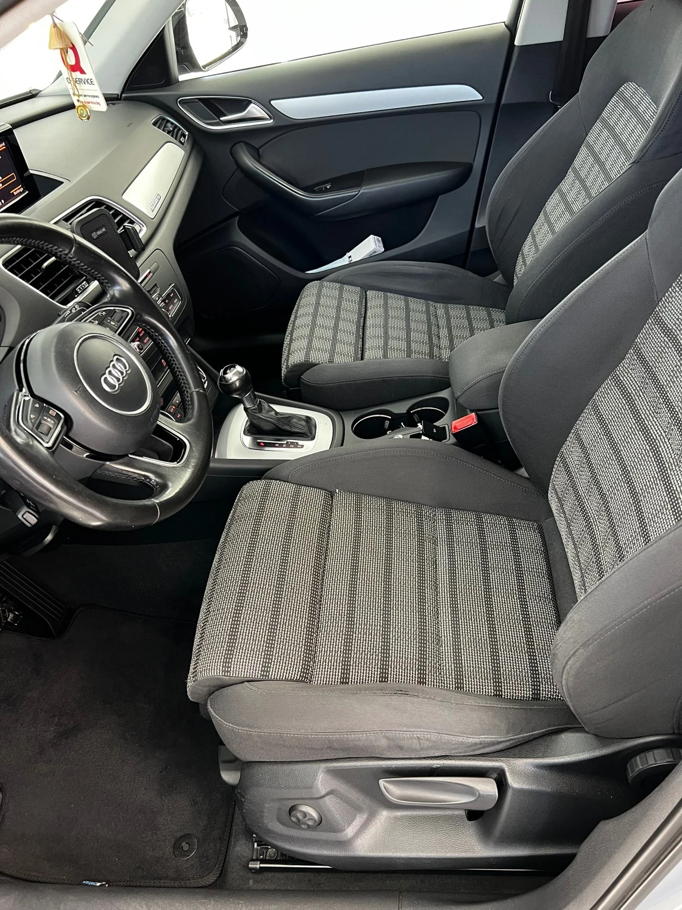 Audi Q3 QUATTRO, снимка 9 - Автомобили и джипове - 54457850