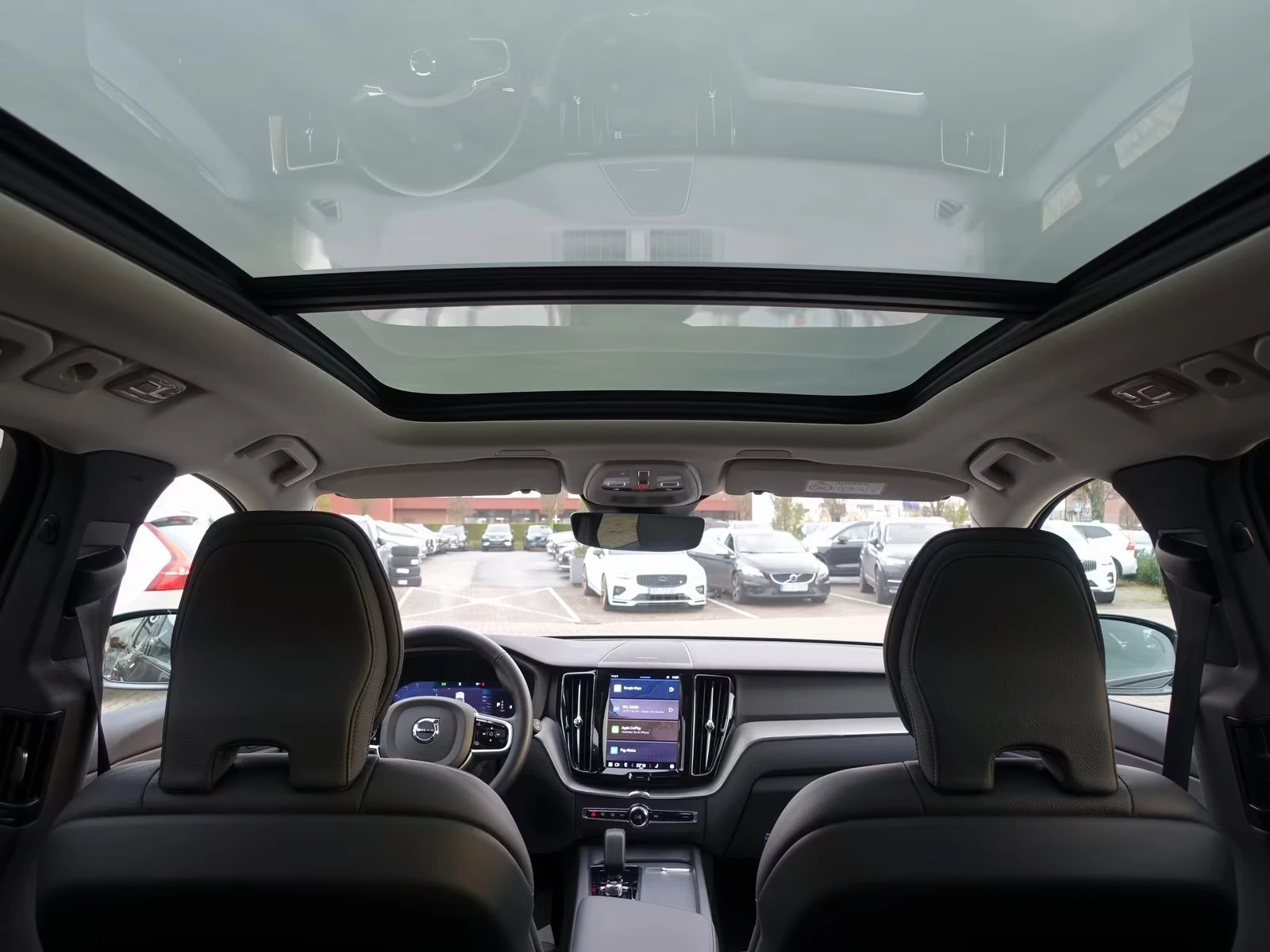 Volvo XC60 B5 AWD Plus Dark, снимка 16 - Автомобили и джипове - 54473403