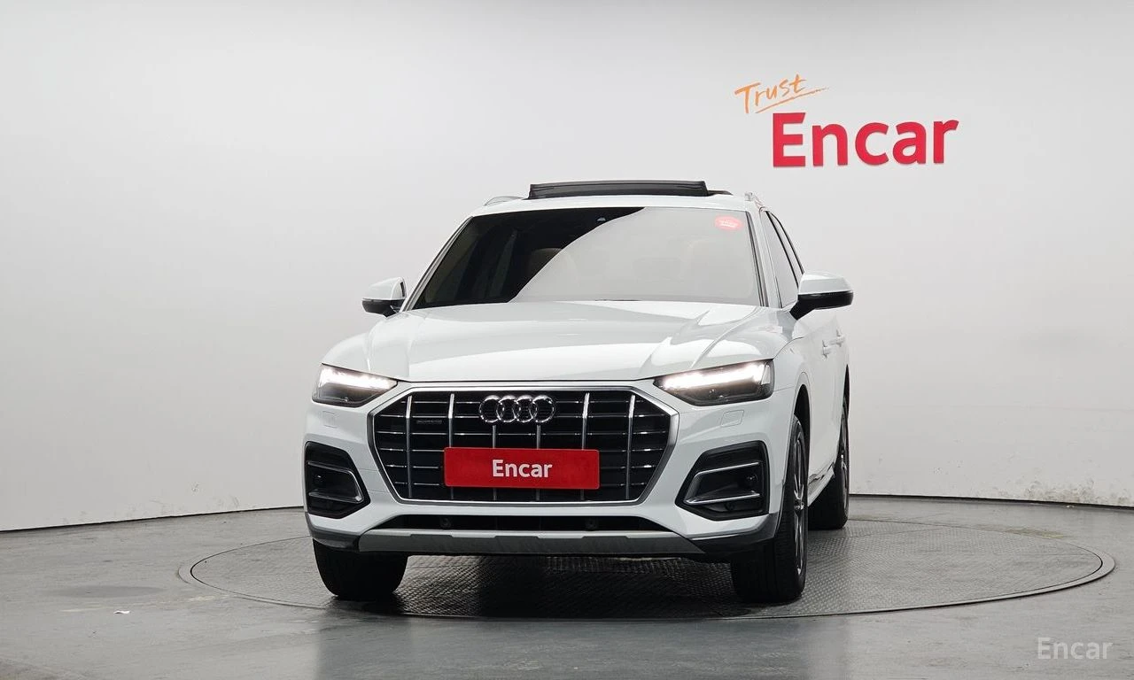Audi Q5 45* TFSI* DISTRONIC* ПАНОРАМА* КАМЕРА* ПОДГРЕВ, снимка 2 - Автомобили и джипове - 54633666